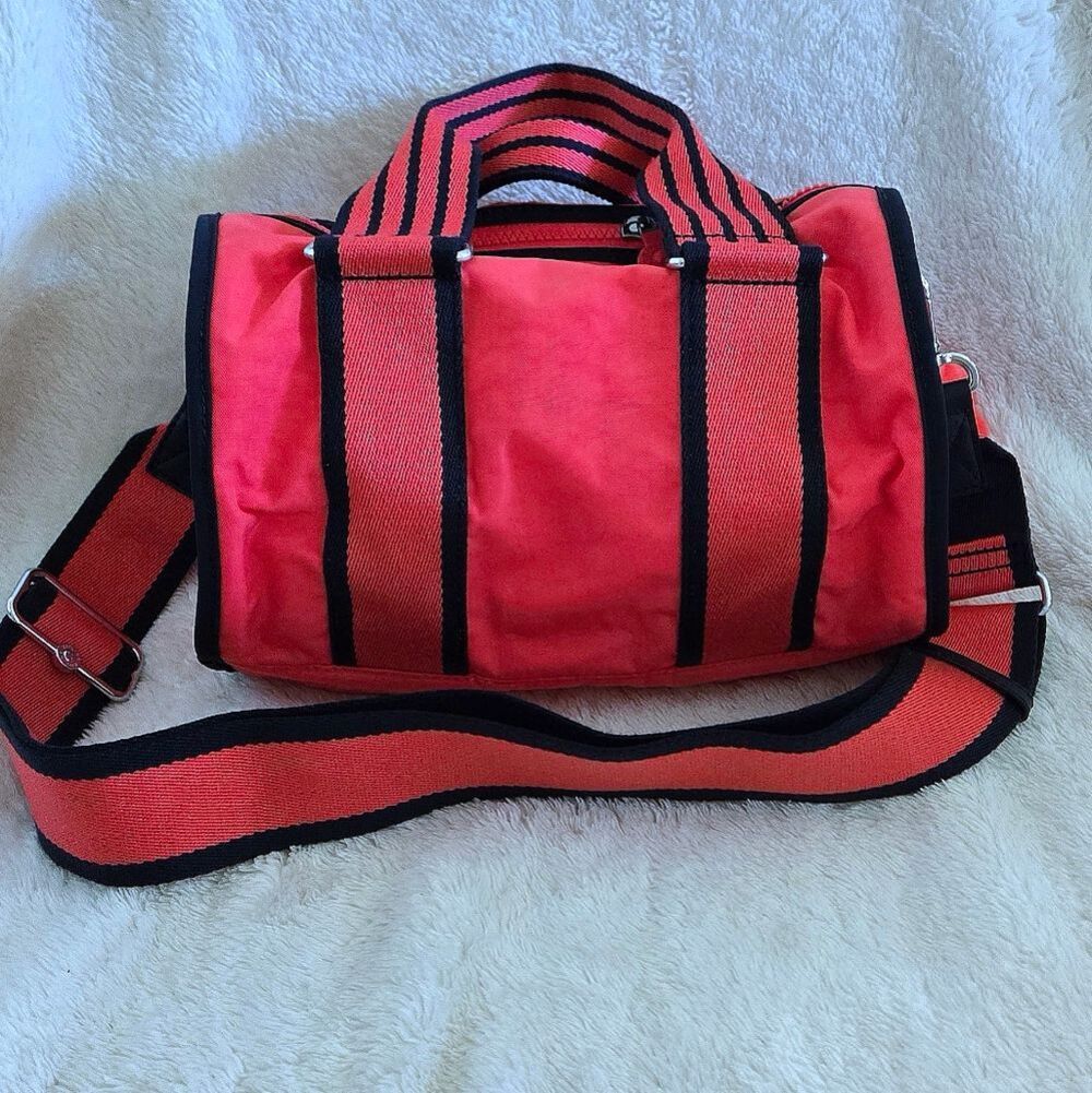 ✨️HP✨️ Kipling "Katina" Mini Barrel Bag👜 - NWT - Picture 2 of 16